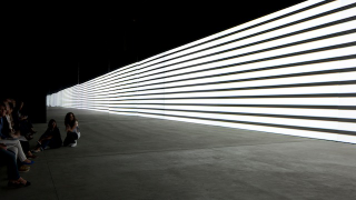 Illustration for article titled These Crazy Light Patterns Stretch On to Infinity